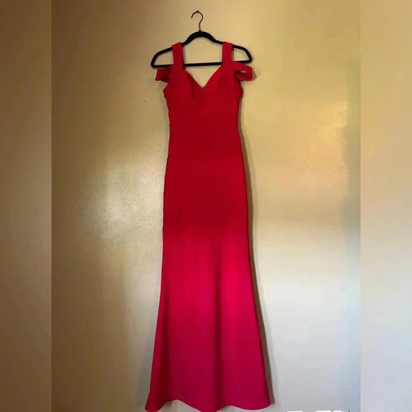 Emerald Sundae cold shoulder mermaid evening gown - Picture 1 of 8